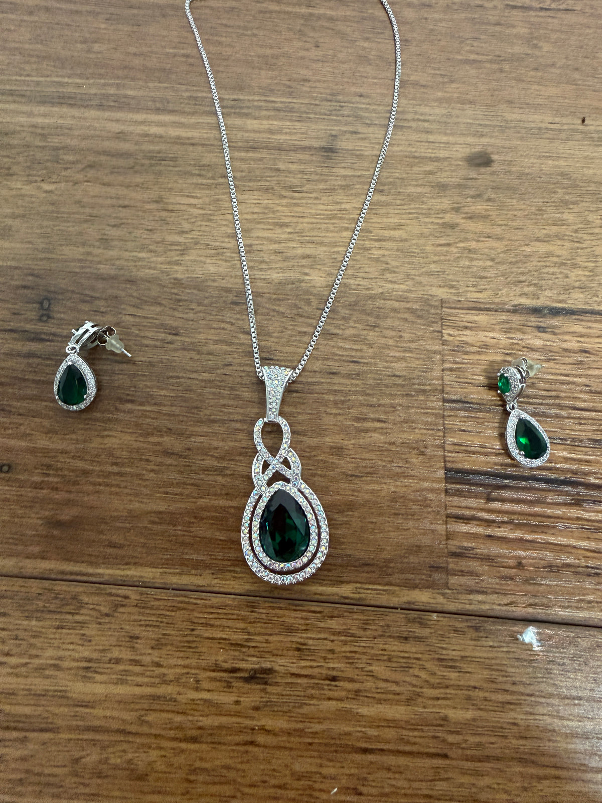 Faux Emerald Necklace & Earring Set