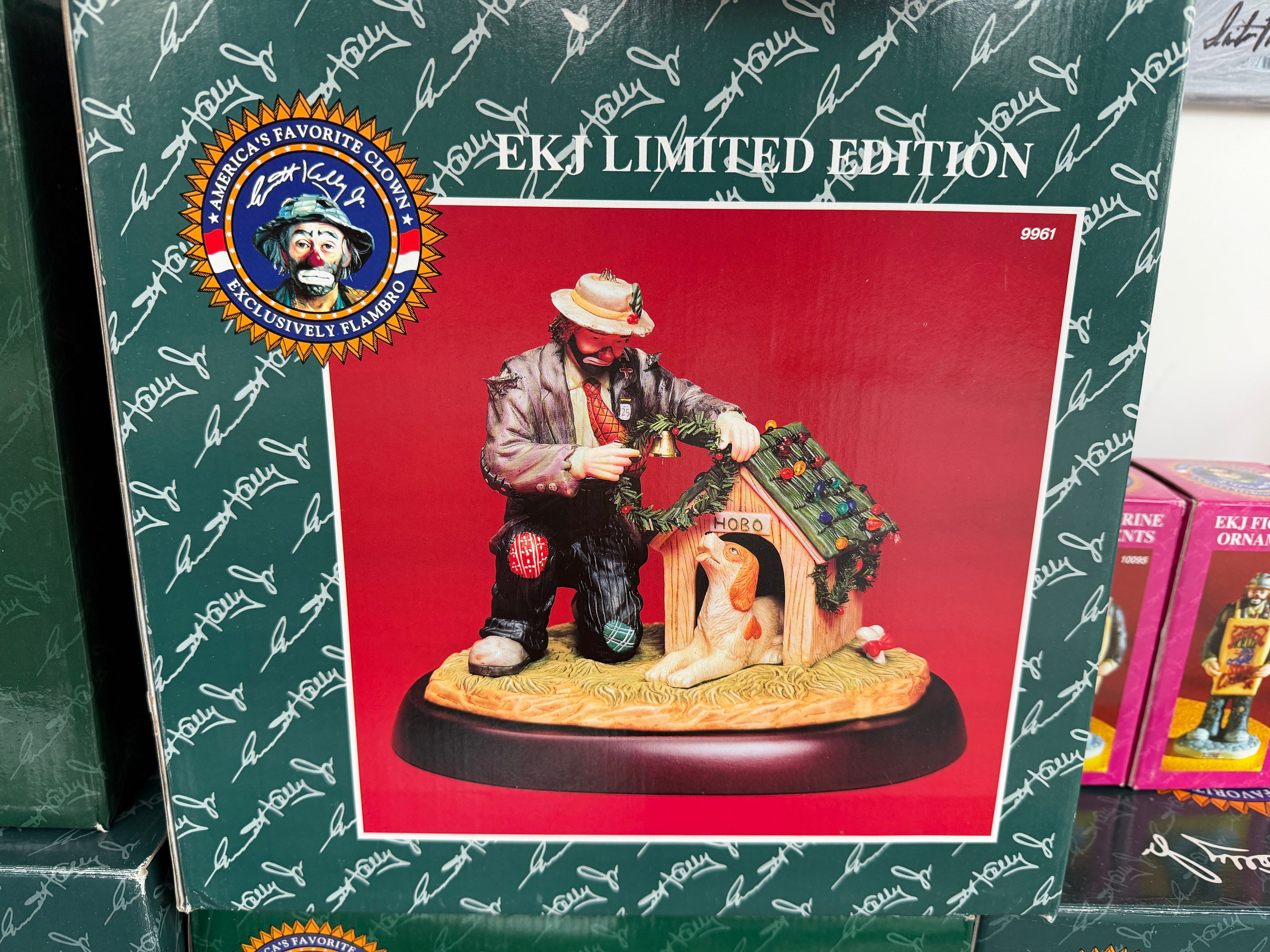 Emmett Kelly Jr. Decorating Hobo’s House EKJ Limited Edition #9961 – Flambro figurine box