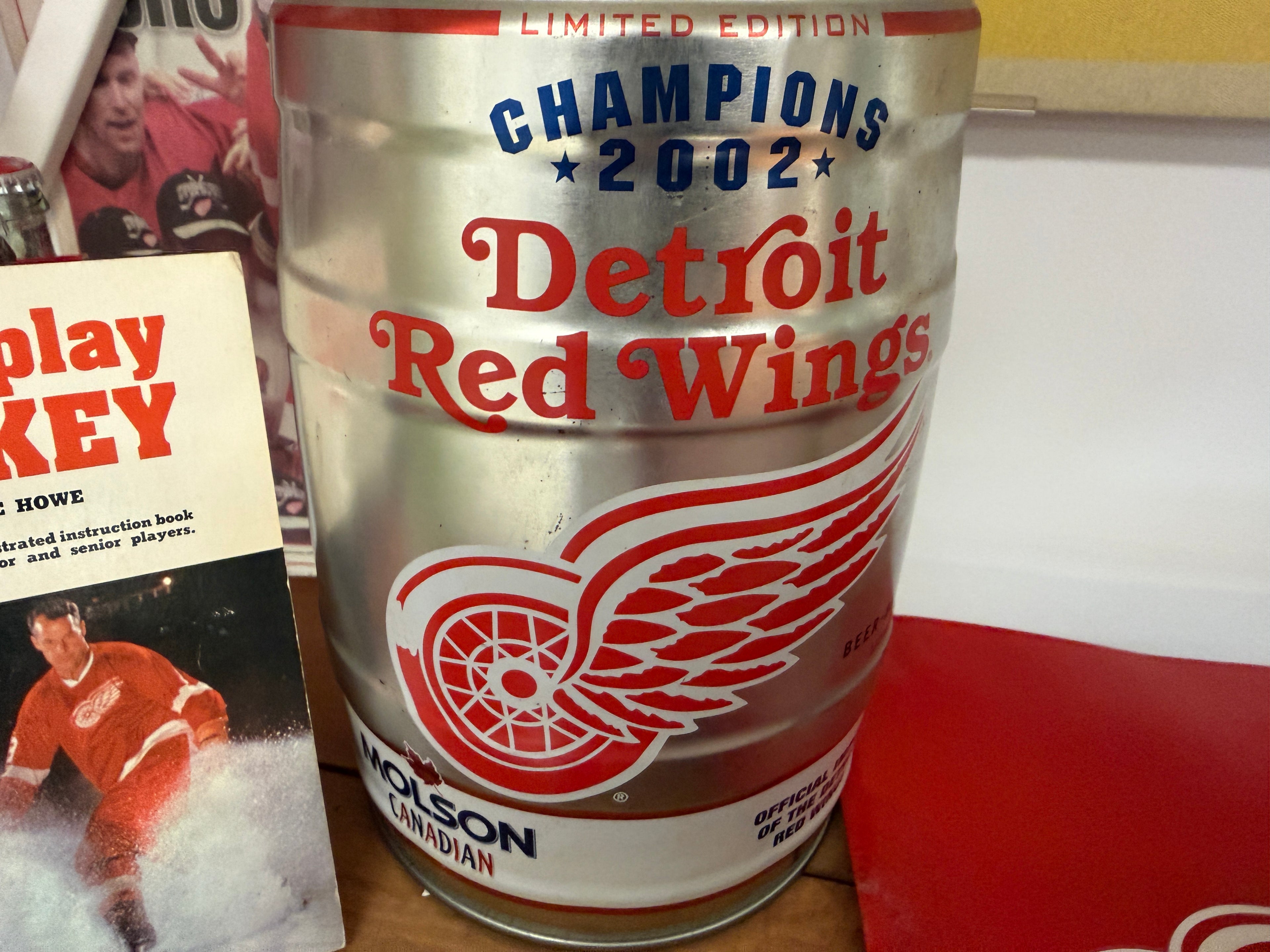 Molson Canadian Detroit Red Wings Champions 2002 Mini Keg — Limited Edition (Vintage & Found)