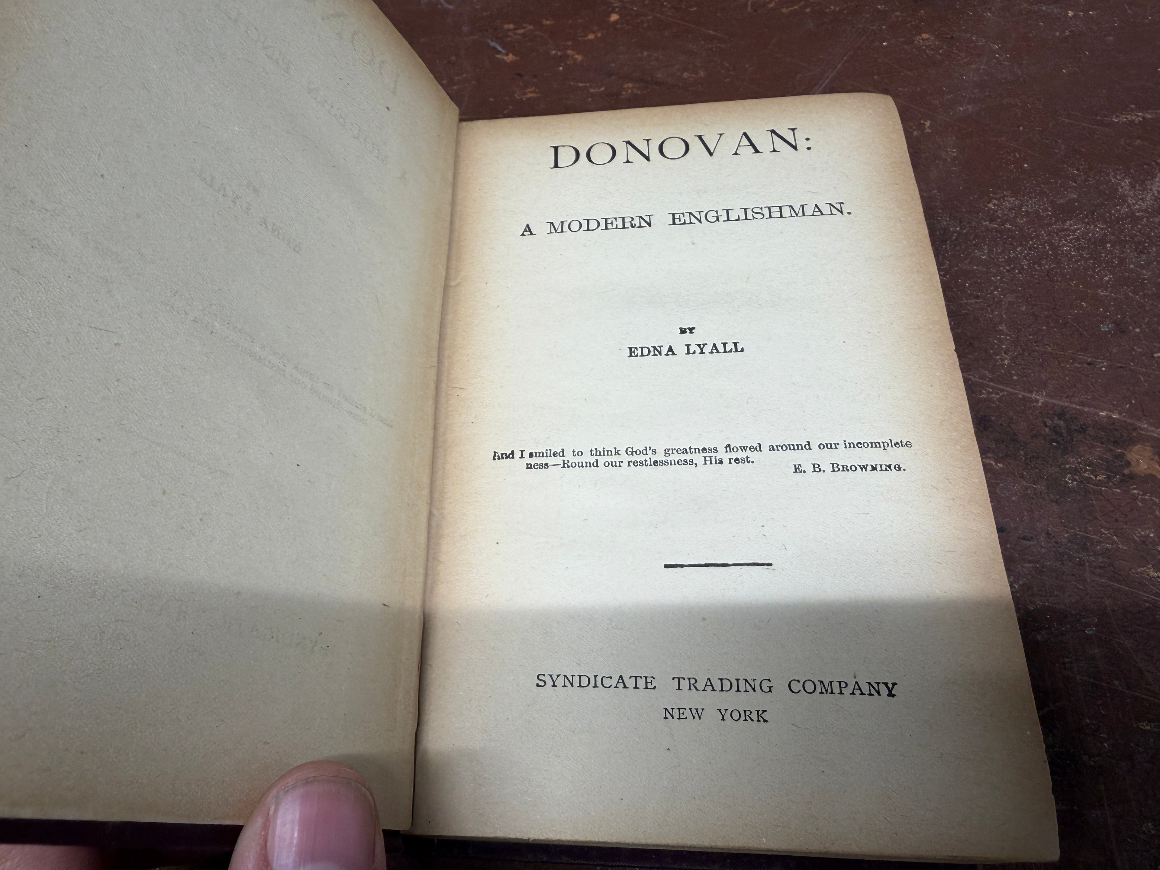 Title page of Donovan A Modern Englishman by Edna Lyall, Syndicate Trading Company New York, Elizabeth Barrett Browning epigraph