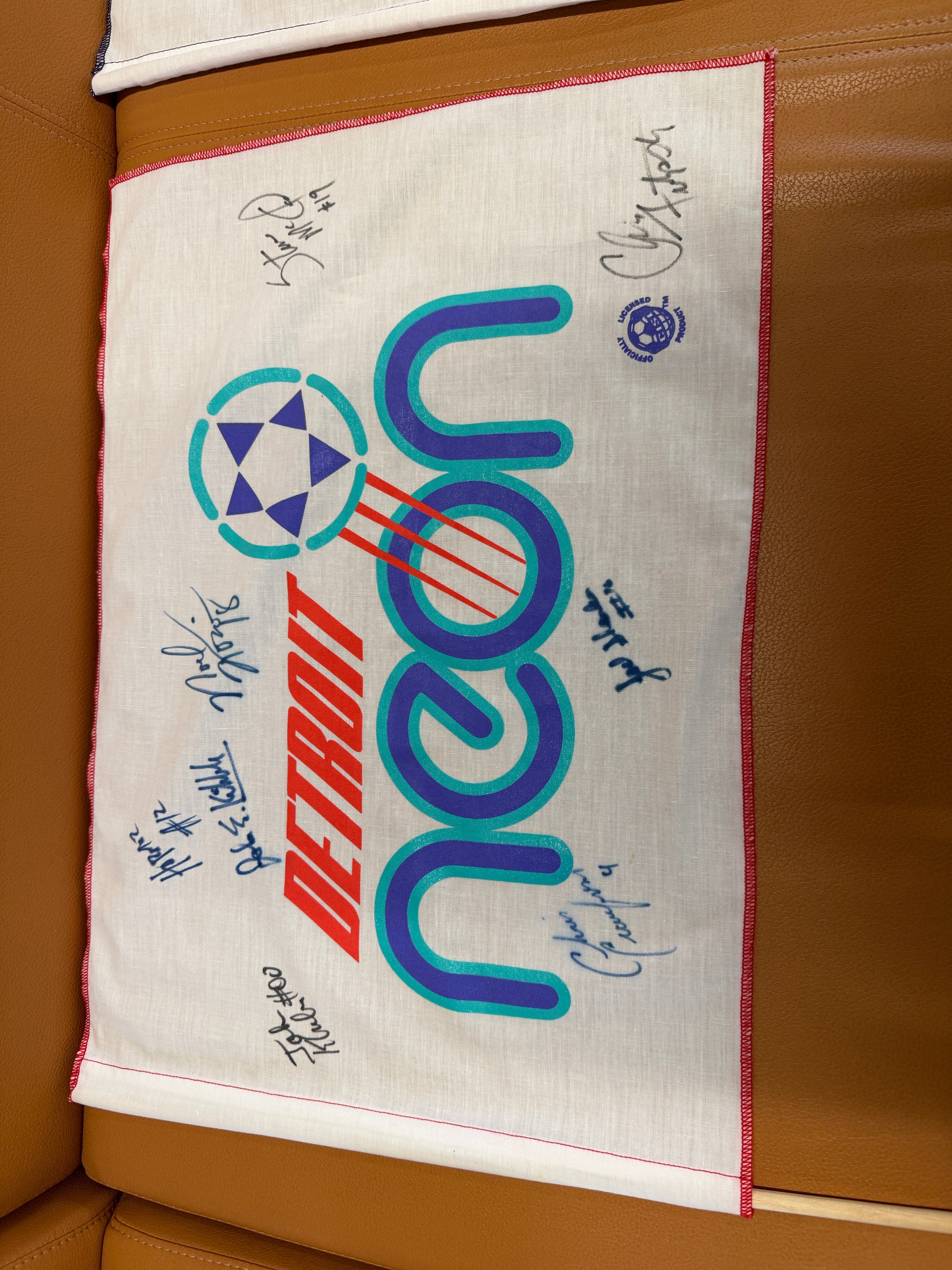 Detroit Neon multi-signed team pennant flag CISL indoor soccer 1994-96 with player signatures