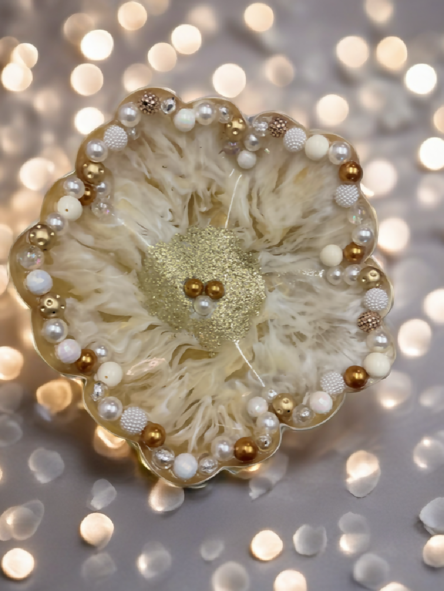 Pearl and gold decorative bowl